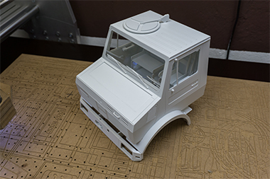 Unimog 435 U1300L Fahrerhaus mit Sanitätskoffer